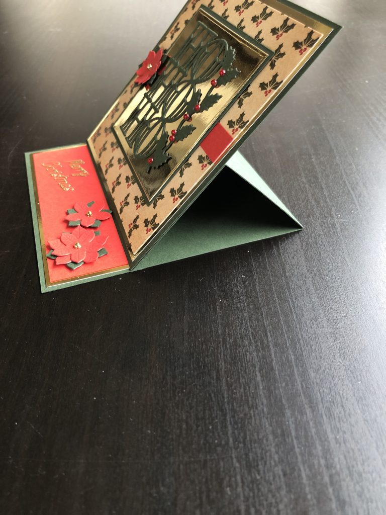 Die cut Noel Christmas easel card, side view